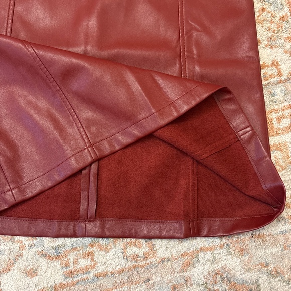 United colours of Benetton size M man made leather NWT size m - Picture 4 of 4